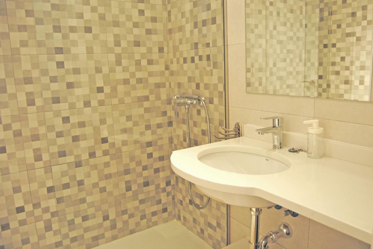 Recently Refurbished Apartment With Sea Views. 푸엔히롤라 외부 사진