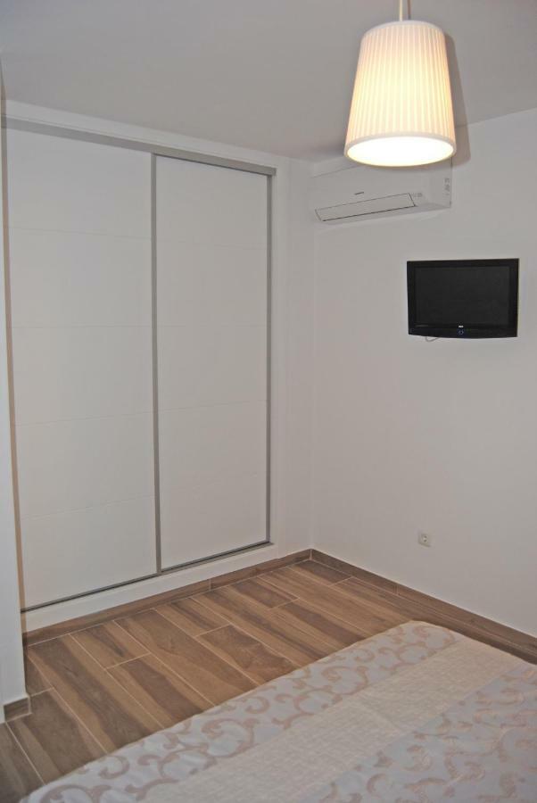 Recently Refurbished Apartment With Sea Views. 푸엔히롤라 외부 사진
