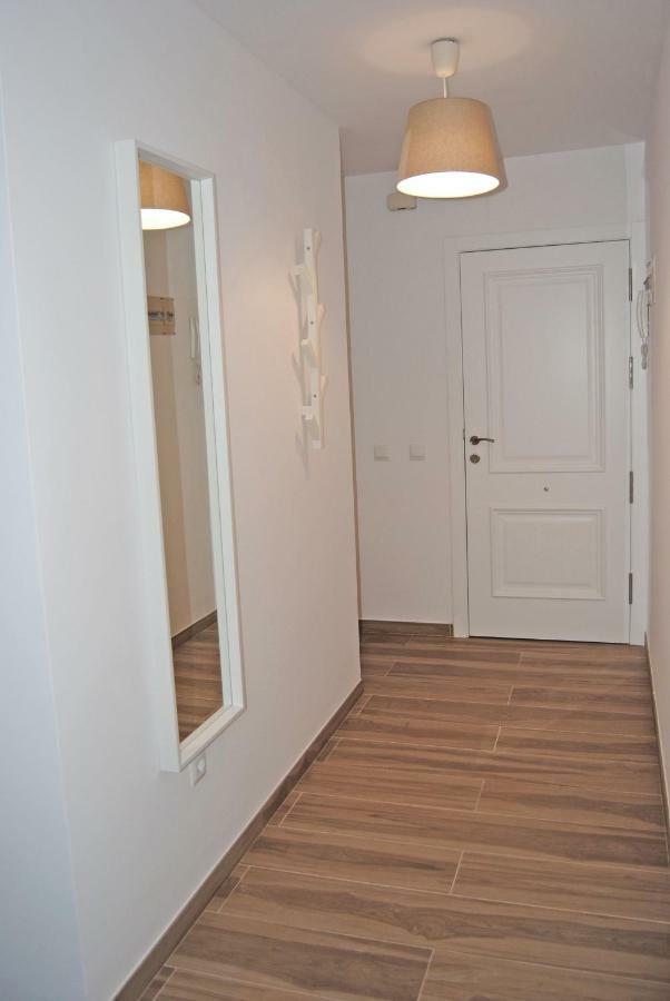 Recently Refurbished Apartment With Sea Views. 푸엔히롤라 외부 사진