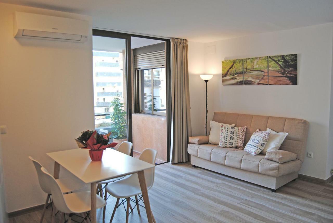Recently Refurbished Apartment With Sea Views. 푸엔히롤라 외부 사진